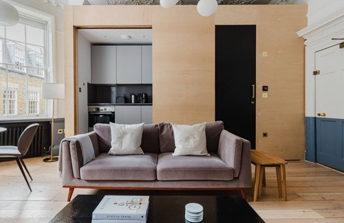 Holborn and Covent Garden Apartment | Amazing Bloomsbury 1BR, near Universities, Shops & Bars, by Blueground