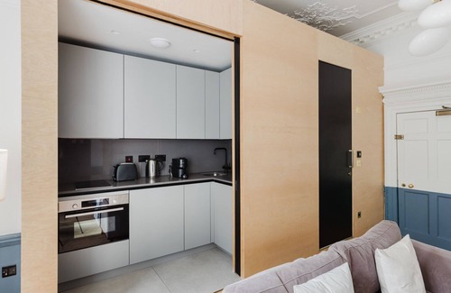 Holborn and Covent Garden Apartment | Amazing Bloomsbury 1BR, near Universities, Shops & Bars, by Blueground