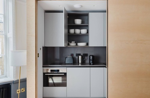 Holborn and Covent Garden Apartment | Amazing Bloomsbury 1BR, near Universities, Shops & Bars, by Blueground