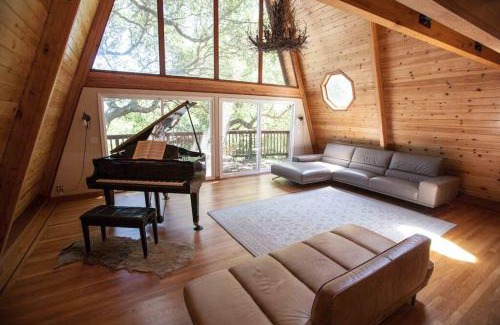Uptown Brisbane House | Amazing Cabin-Style House with Decks, Hot Tub & Sun - Permit 2022-STR-2