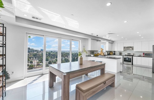 East Los Angeles House | Amazing CityView/5b5.5b/Near DTLA LuxuryHome