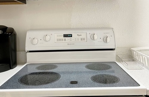 Pine Castle Apartment | Amazing Cozy Studio Full Kitchen 1queen bed