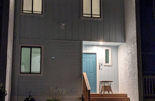 Tallahassee House | Amazing deal on longer stays ! Comfy 2-bedroom near everything in Tallahassee.