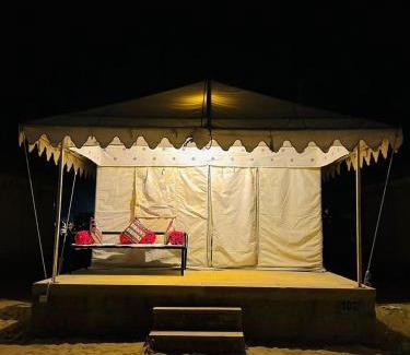 Kanoi Resort | Amazing Desert Camp