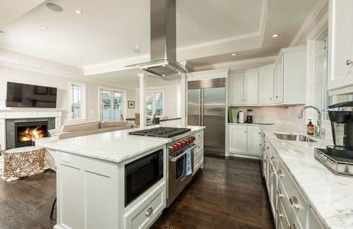 York Beach House | Amazing Direct Ocean Views, York's BEST Just Minutes To Short Sands Beach