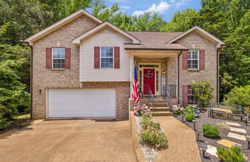 Nashville House | Amazing Entertainment Home near Airport & Downtown