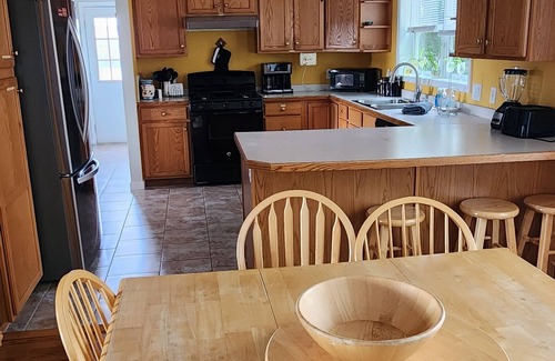 Burdett House | Amazing Family Home overlooking Seneca Lake and Watkins Glen