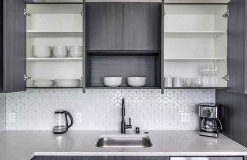 Squire Park Apartment | Amazing First Hill Jr 1BR w/Roof Lounge & Bike Storage, by Blueground