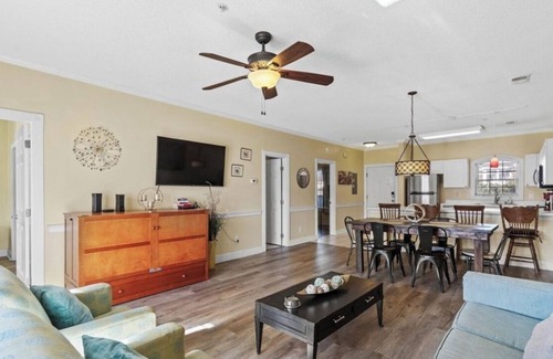 Central Myrtle Beach Condo | Amazing golf and beach retreat in lovely Myrtle Beach , Magnolia North