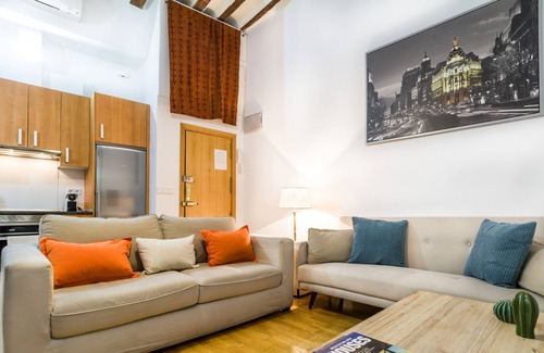 Palacio Apartment | Amazing ground floor for 6 with AC and internet located in Madrid city center!