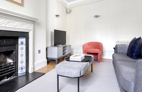 Temple Apartment | Amazing Holborn 2BR w/ Private Terrace, nr Chancery Lane, by Blueground
