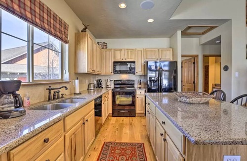 Silvercreek House | Amazing Home Directly on the Lift! Ski-In/Out, Private Hot Tub, Amazing Views!