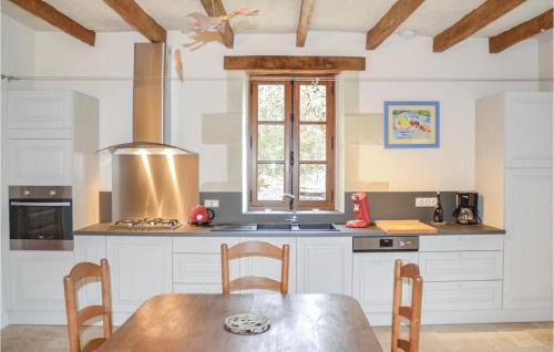Cravant-les-Coteaux House | Amazing Home In Cravant Les Côteaux