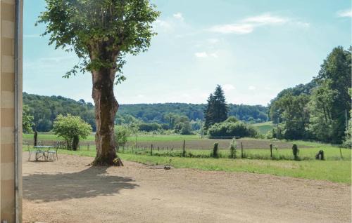 Cravant-les-Coteaux House | Amazing Home In Cravant Les Côteaux