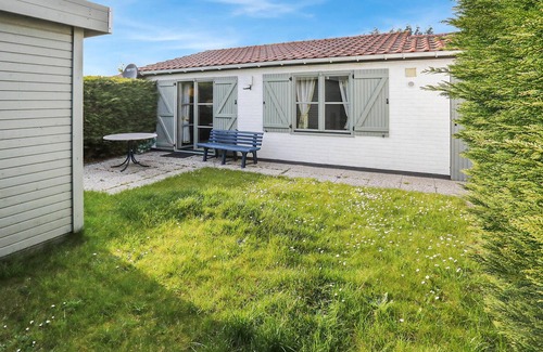 Bredene House | Amazing home in Bredene with WiFi
