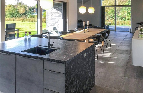 Grena Strand House | Amazing home in Grenaa with WiFi
