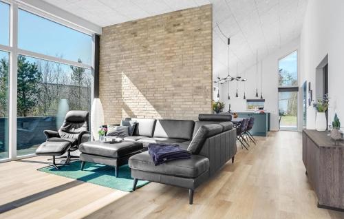 Oster Hurup House | Amazing Home In Hadsund With Wifi