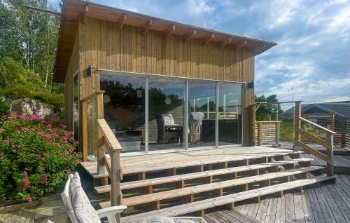 Henan House | Amazing Home In Henån With Wifi