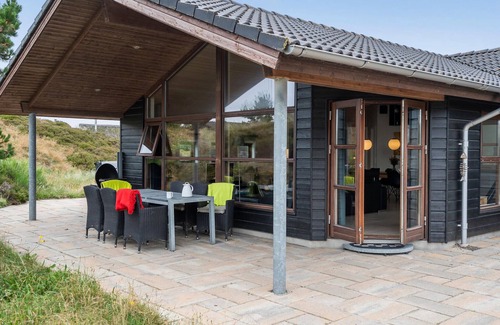 Henne Strand House | Amazing home in Henne with sauna