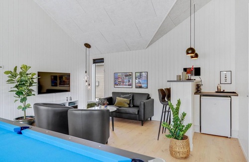 Bjerregard Strand House | Amazing home in Hvide Sande with sauna