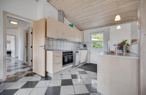 Knebel House | Amazing home in Knebel with WiFi