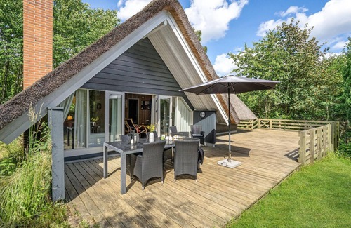 Knebel House | Amazing home in Knebel with WiFi