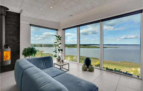 Hjarbæk House | Amazing Home In Løgstrup With Wifi