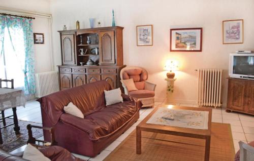 La Dornac House | Amazing Home In Ladornac With Kitchen