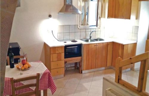 Malaxa House | Amazing Home In Malaxa, Chania