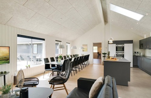 Houstrup House | Amazing home in Nørre Nebel with WiFi