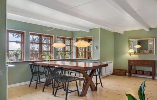 Oster Ulslev House | Amazing Home In Øster Ulslev With Wifi