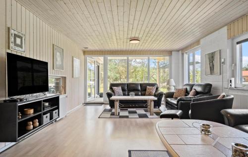 Lodbjerg Hede House | Amazing Home In Ringkøbing With Sauna