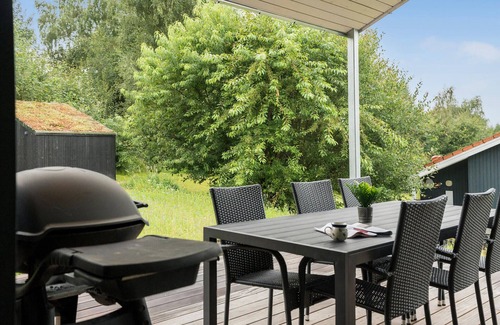 Funder Kirkeby House | Amazing home in Silkeborg with kitchen