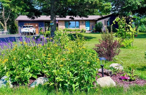 Fennville House | Amazing home in the Saugatuck area-3BR,2BTH,Dogs OK, close to beaches, vineyards