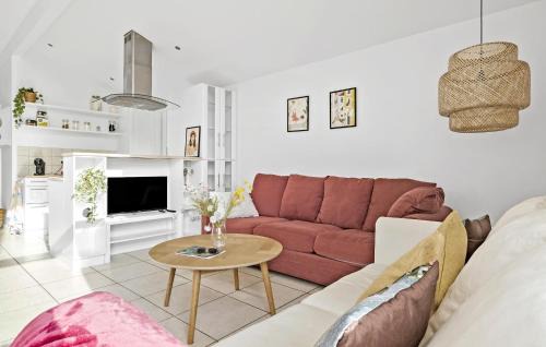 Holloselund House | Amazing Home In Vejby With Wifi