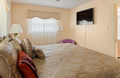 Plantation House | Amazing Home Just Mins To Hospitals Golf & Parks