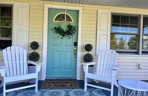 Baileys Harbor Cottage | Amazing House, Amazing Garden, Downtown