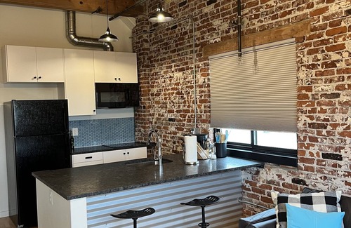 Redmond Apartment | Amazing Industrial Loft Apartment in Downtown Redmond