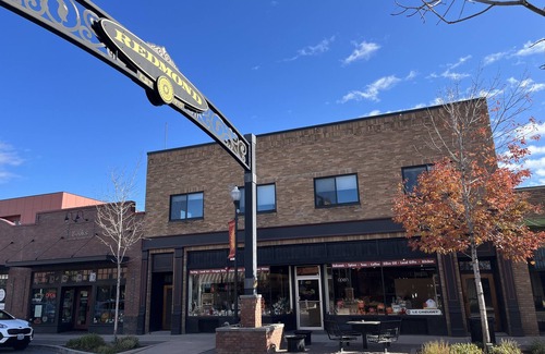 Redmond Apartment | Amazing Industrial Loft Apartment in Downtown Redmond