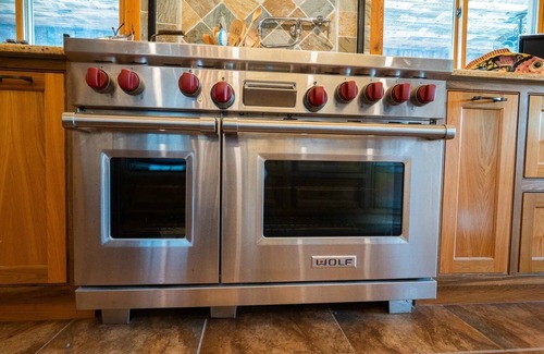 Edwards House | Amazing Lake House w/Master Suite! Private Party, Christmas, Family Reunions!