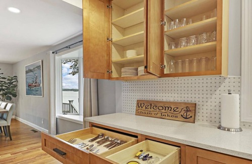 Fox Lake Cottage | Amazing Lakefront Cottage sleeps 1-9 Mineola Bay Summer & Winter Fun