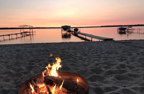 Lake City House | Amazing Lakefront Family Cottage