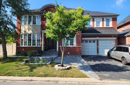 Ajax House | Amazing large 1 Bed Room Basement apartment for max 6 people including kids