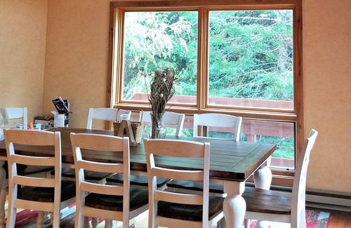 West Dover House | Amazing, Large, Loaded Ski Chalet Game Room Minutes to Mount Snow!