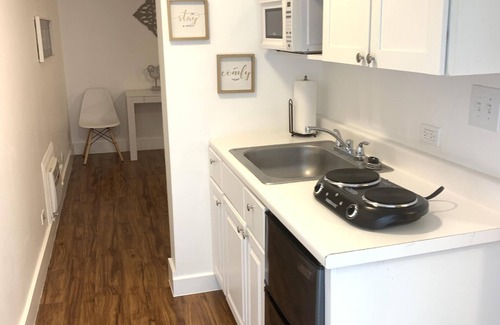 Honolulu Condo | AMAZING LOCATION! 2 blocks to Waikiki Beach
