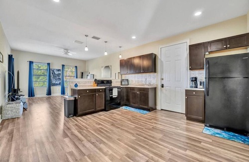 Historic Ybor House | Amazing Location A/C & WorkSpace