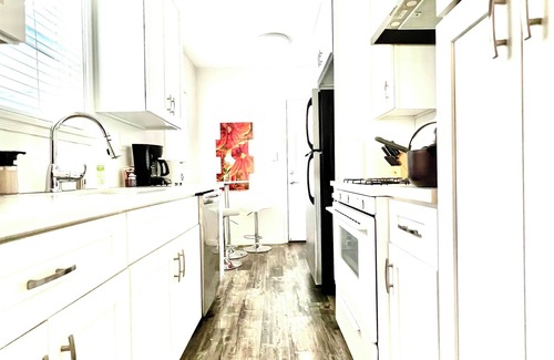 Sherman Oaks Apartment | Amazing Location Centrally Located One Bedroom