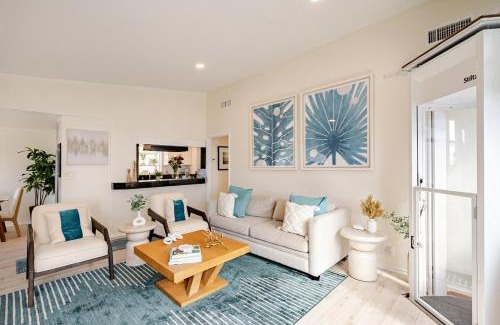 El Porto House | Amazing location, Unique Oceanfront Beach House!