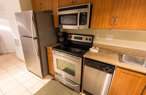 Downtown Myrtle Beach Condo | 🌟 Amazing Luxury Direct Ocean Front 1BD/1BA, Modern Decor. Great Location!