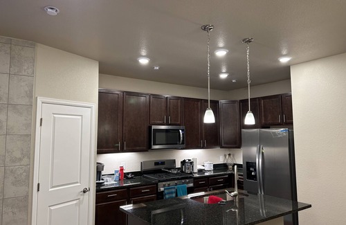 Westridge House | Amazing Luxury Home , cozy living, fully furnished, great for the Entire family